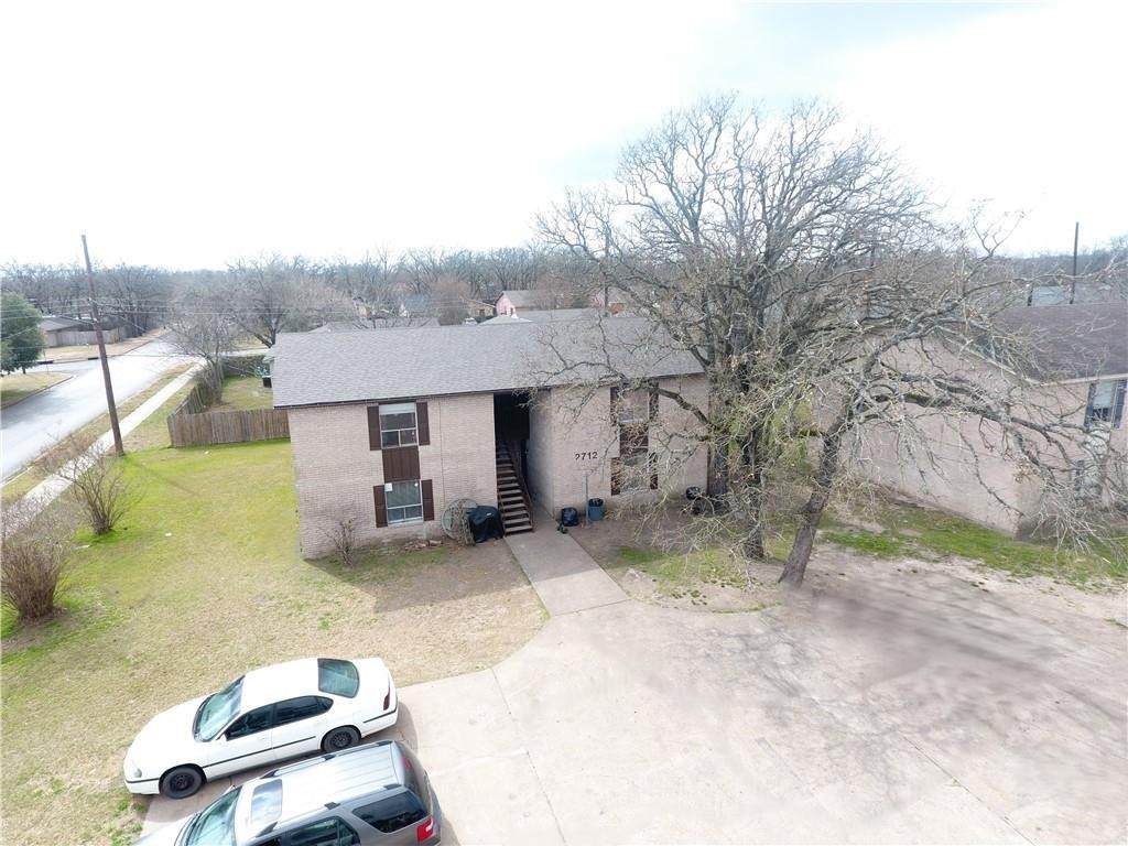 2712 Evergreen Circle - Photo 1