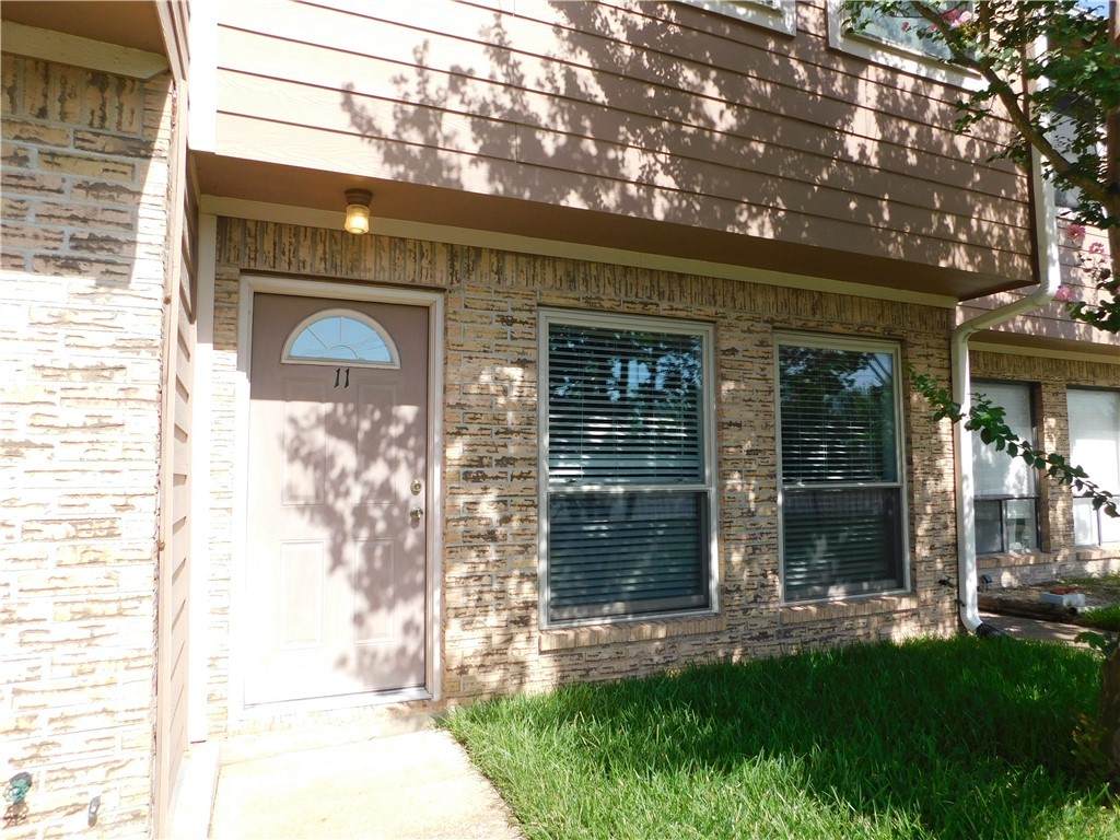 2807 Wildflower Drive - Photo 1