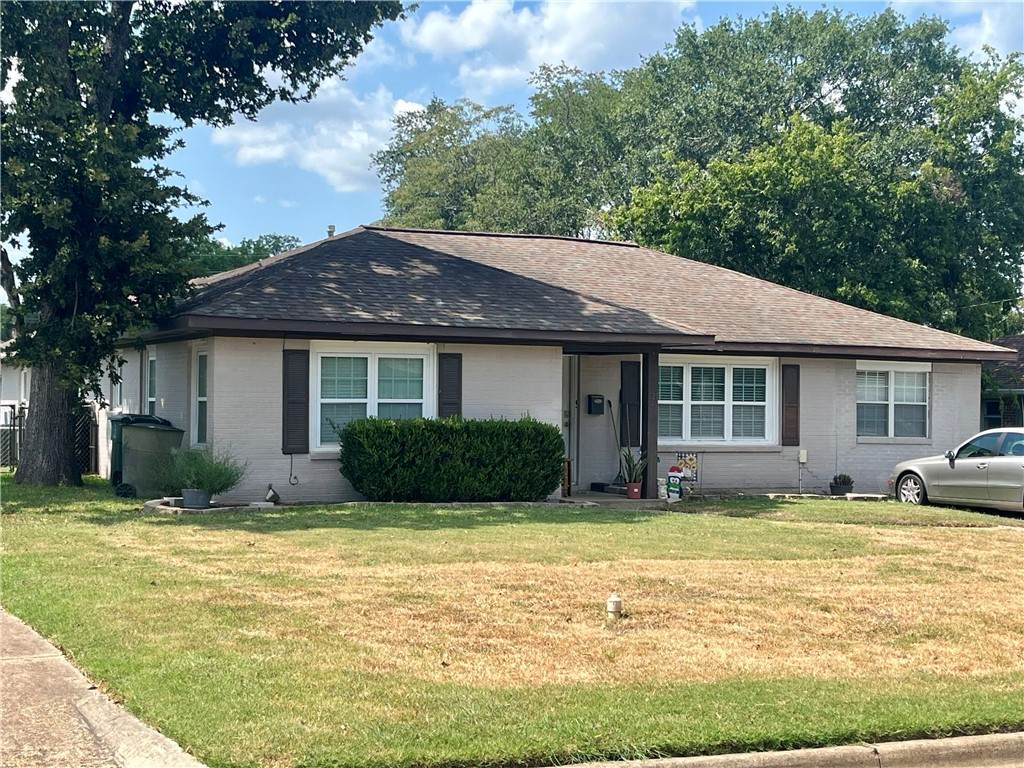 724 Lazy Lane - Photo 1