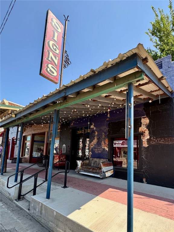 512 Main Street - Photo 1