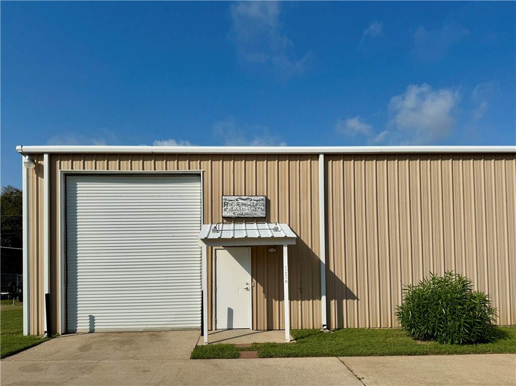 11405 Dowling Road - Photo 1