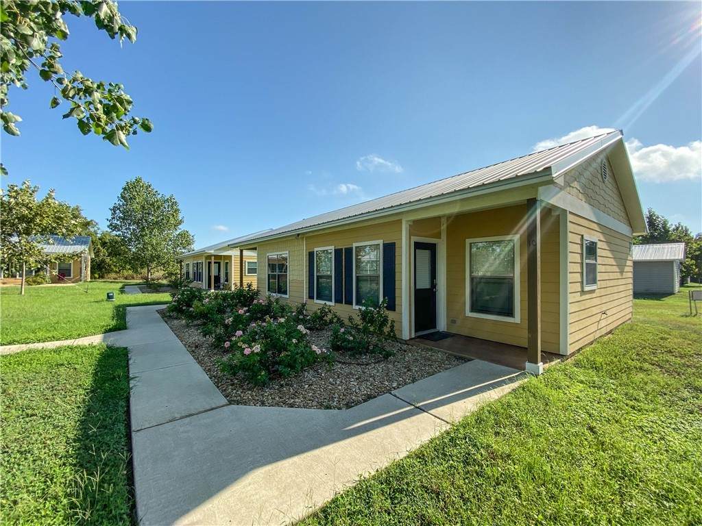 1102 W 16Th Street - Photo 1