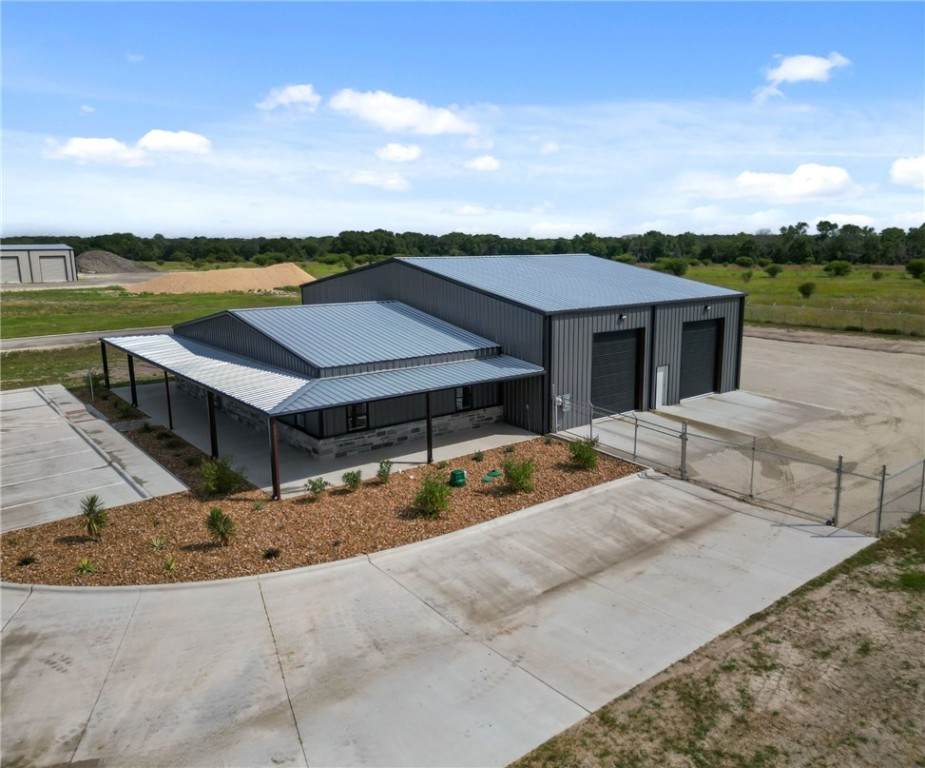 4025 King Air Dr - Photo 1