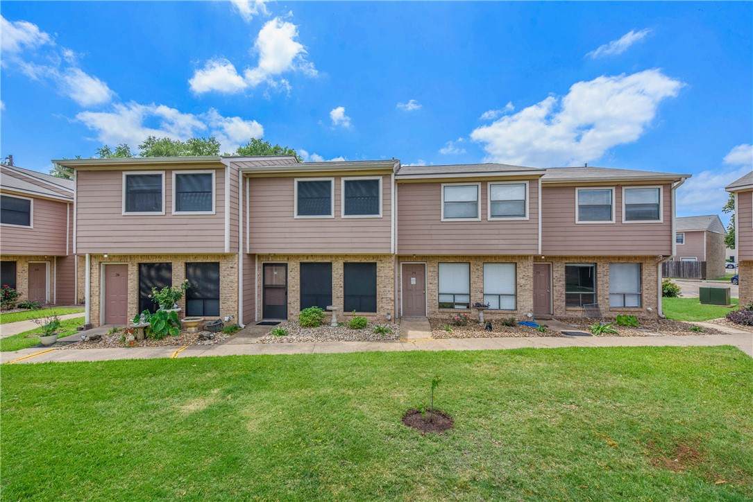 2807 Wildflower Drive - Photo 1