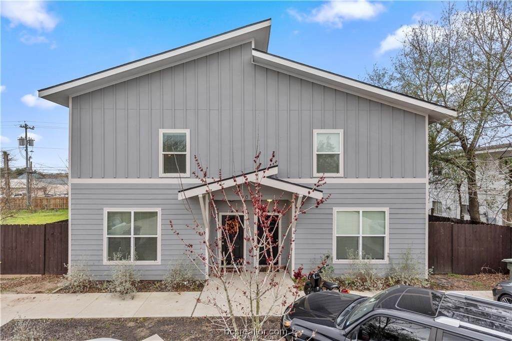 1014 Foster - Photo 1