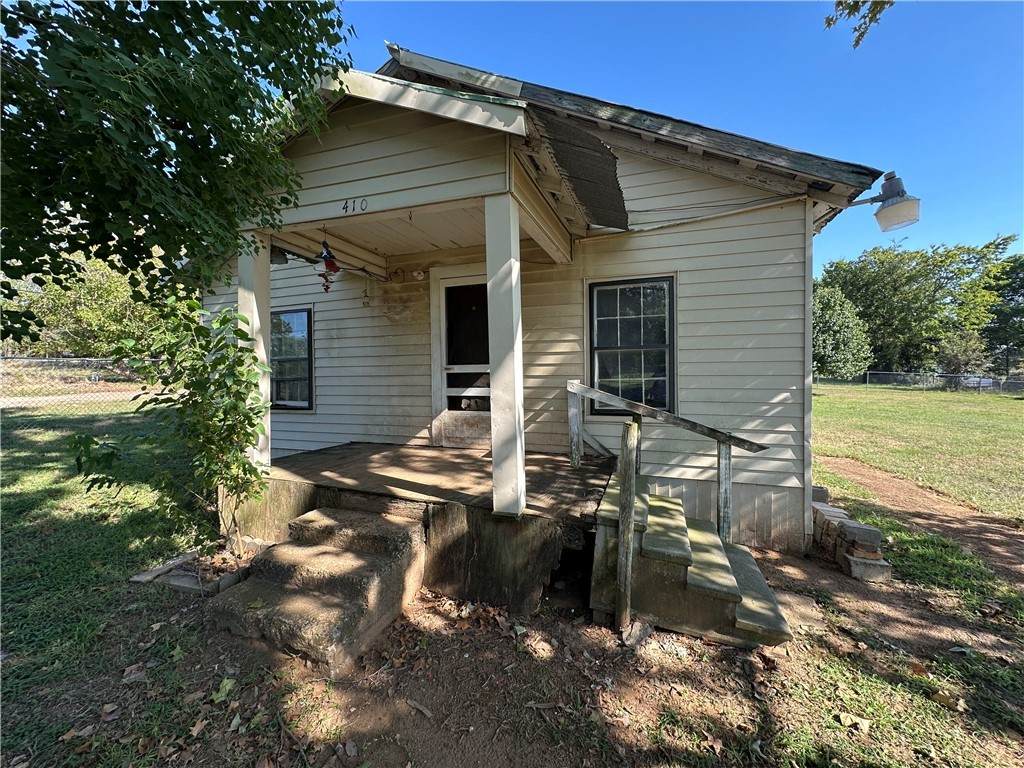 410 7th Street - Photo 1