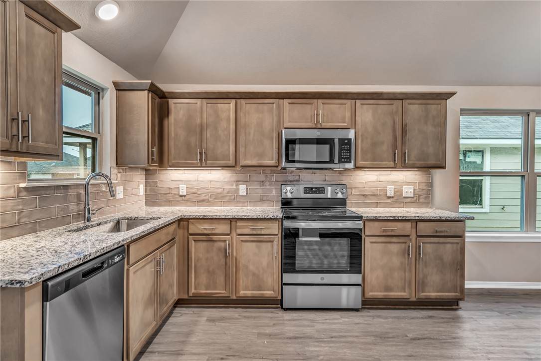 1218 High Street - Photo 1