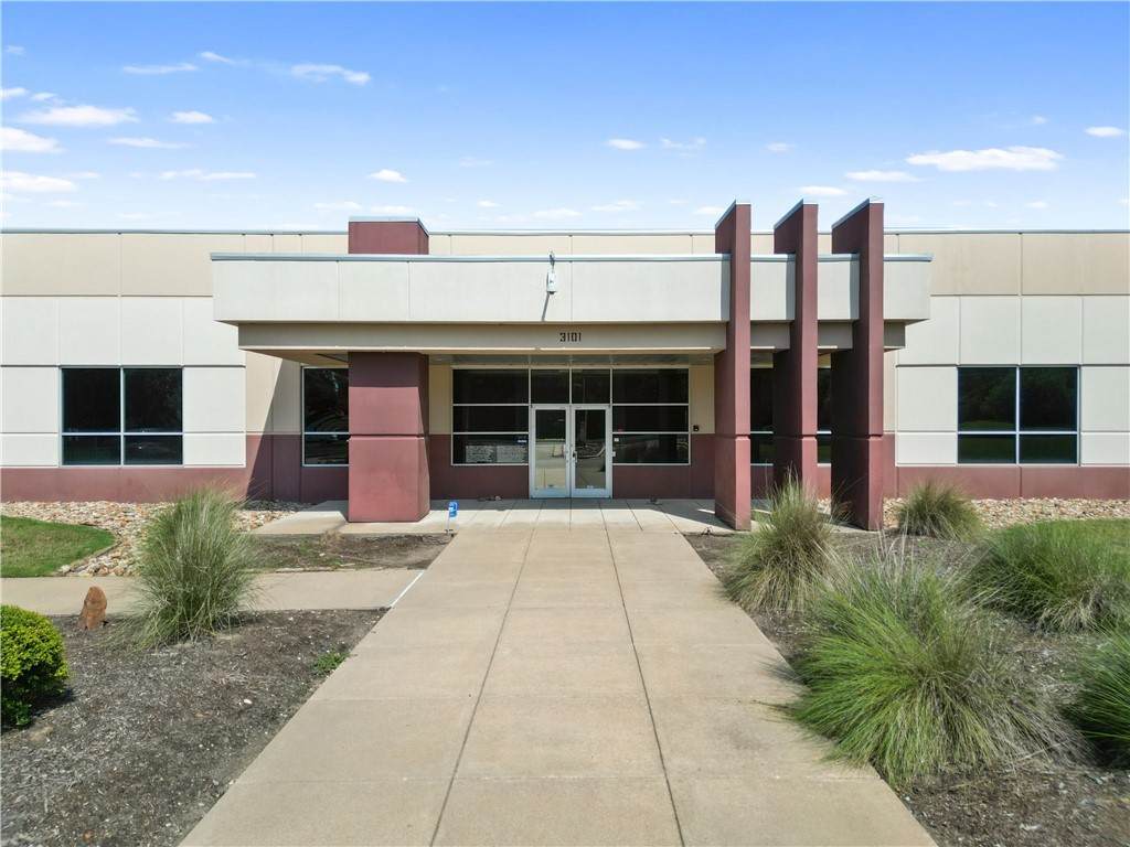 3101 University Drive - Photo 1