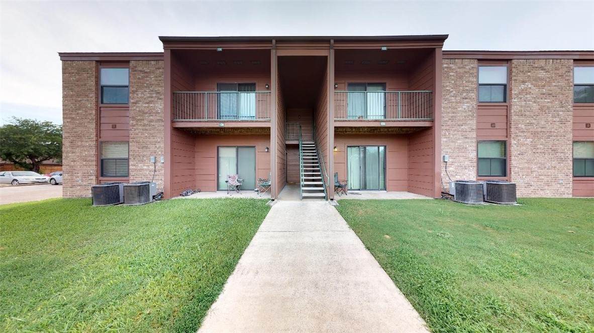 904 University Oaks Boulevard - Photo 1