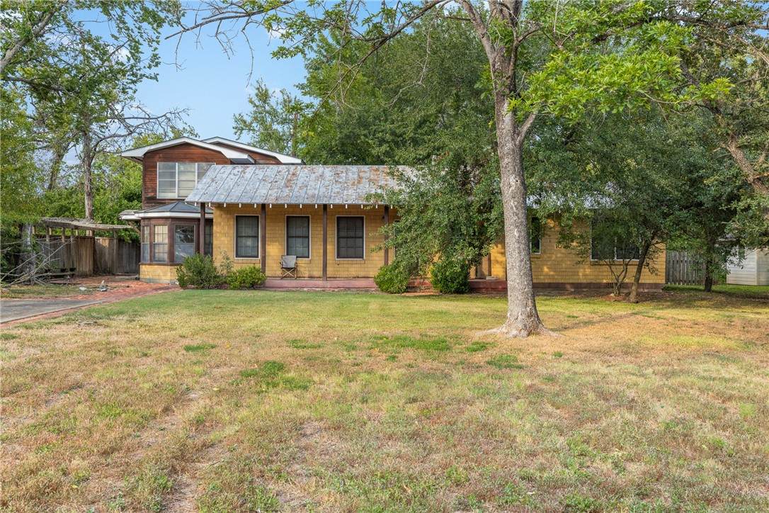 309 Pershing Avenue - Photo 1