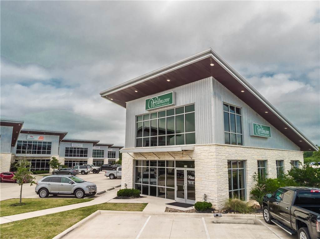 3091 University Drive - Photo 1