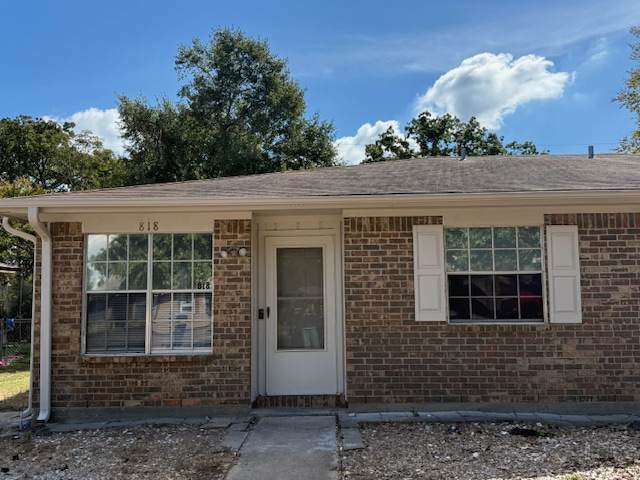 818 San Saba - Photo 1