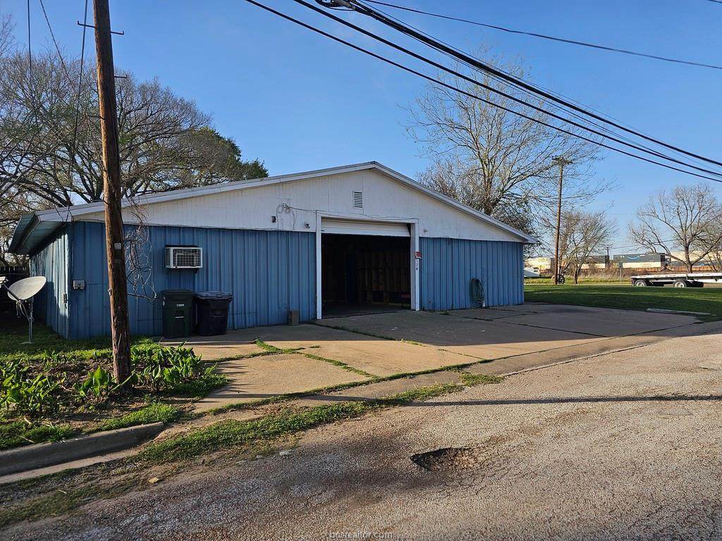 124 12th Street - Photo 1