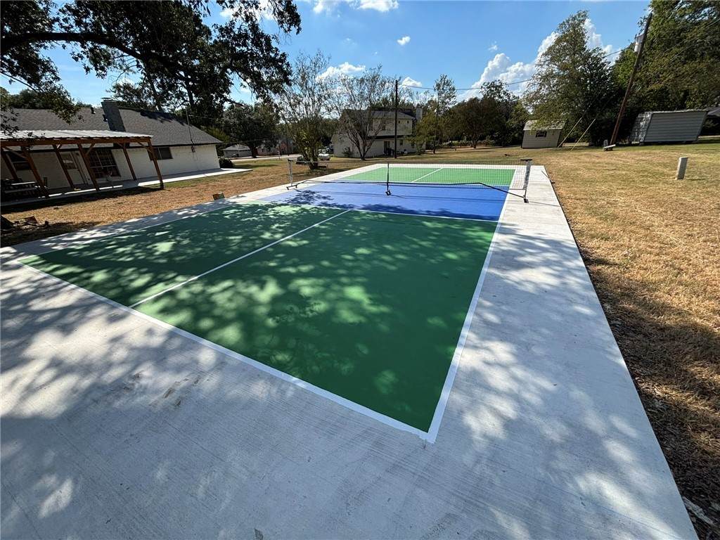 2004 Pinewood Drive - Photo 1