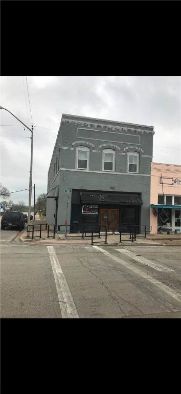 100 E Buck St. Loft B - Photo 1