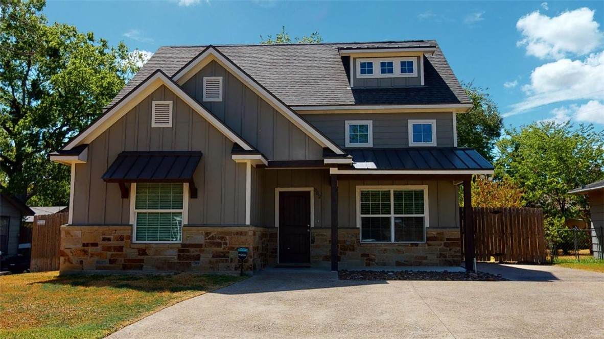 302 Gilchrist - Photo 1