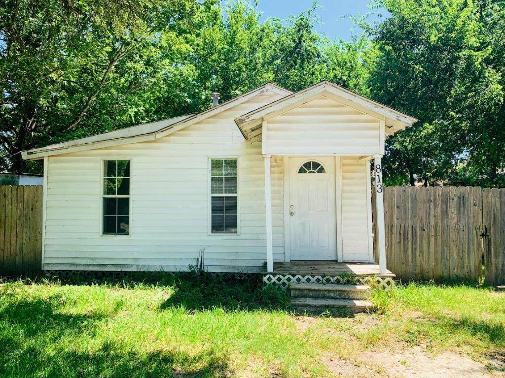 813 Avenue A - Photo 1