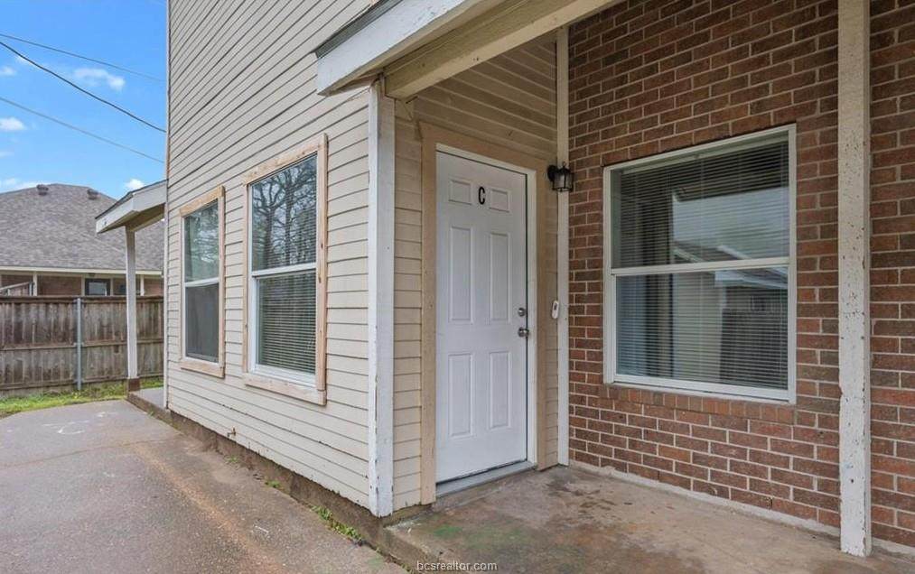 1104 Verde Drive - Photo 1