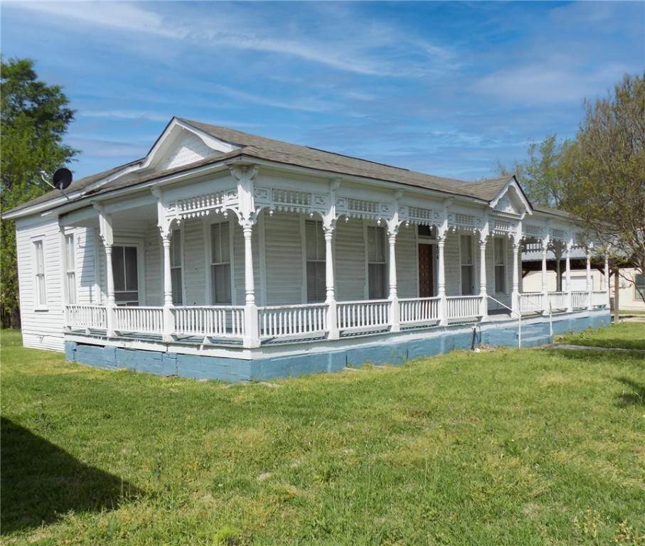 404 La Salle - Photo 1