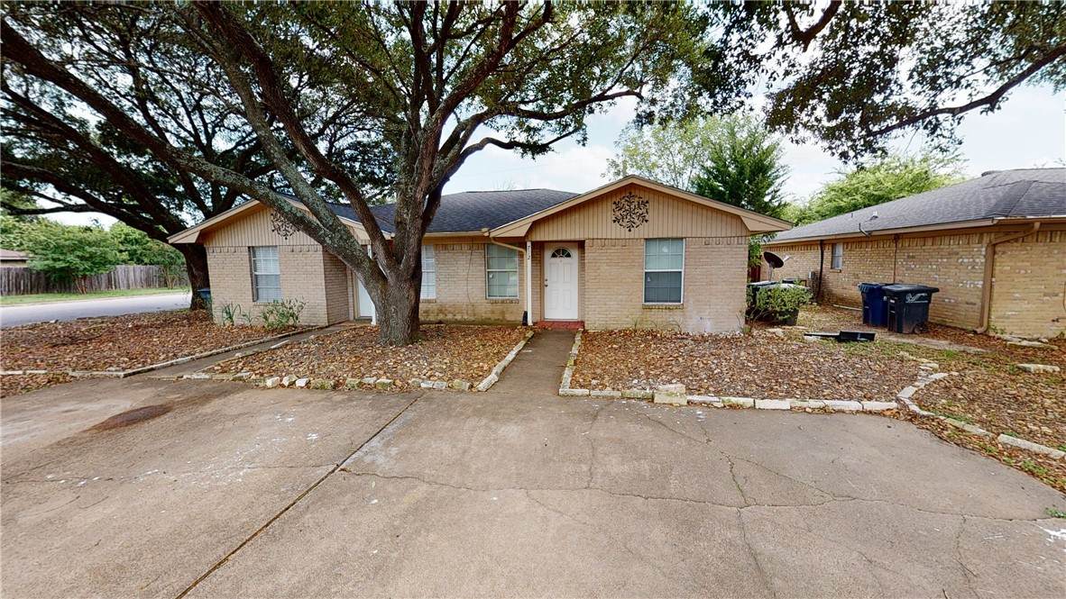 800 Llano Place - Photo 1