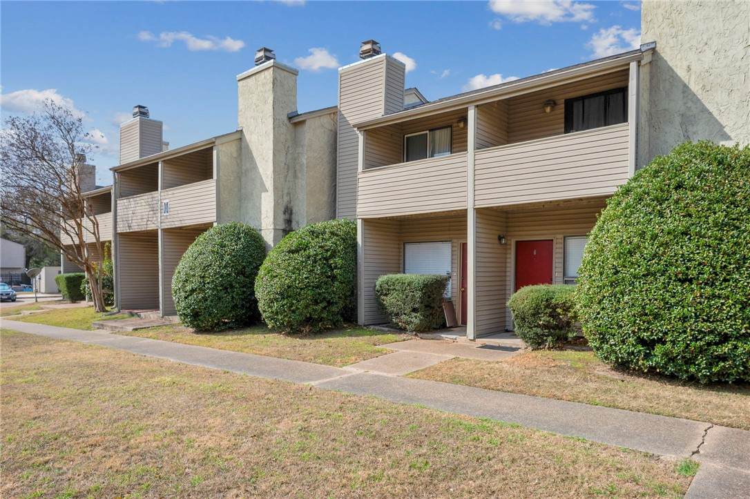 1902 Dartmouth - Photo 1