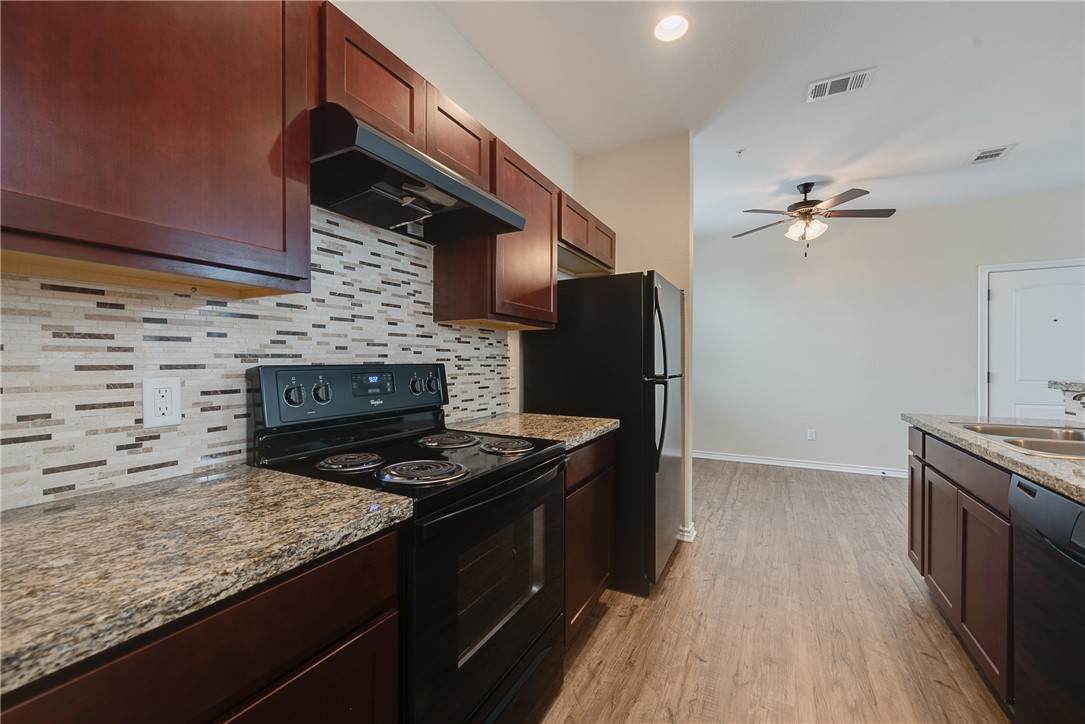 1915 Dartmouth Street - Photo 1