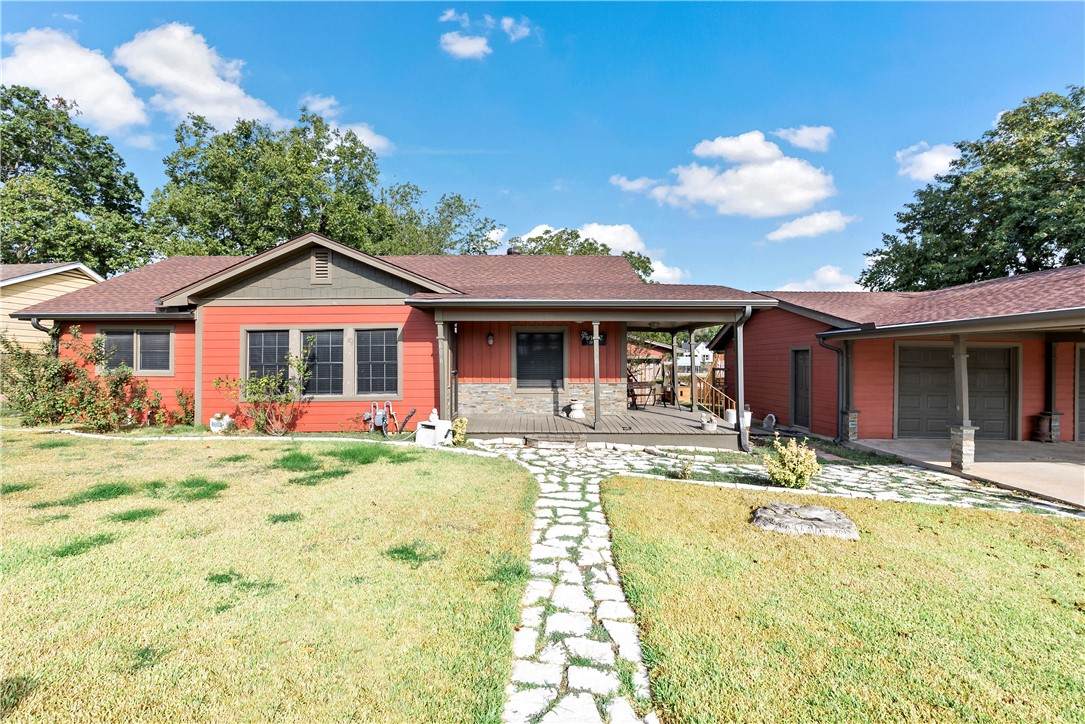 606 Alligator Street - Photo 1