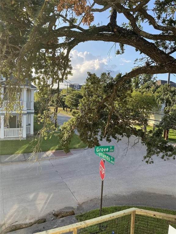 400 Highlands Street - Photo 1