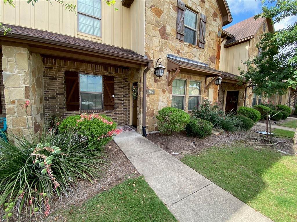 207 Capps Dr - Photo 1