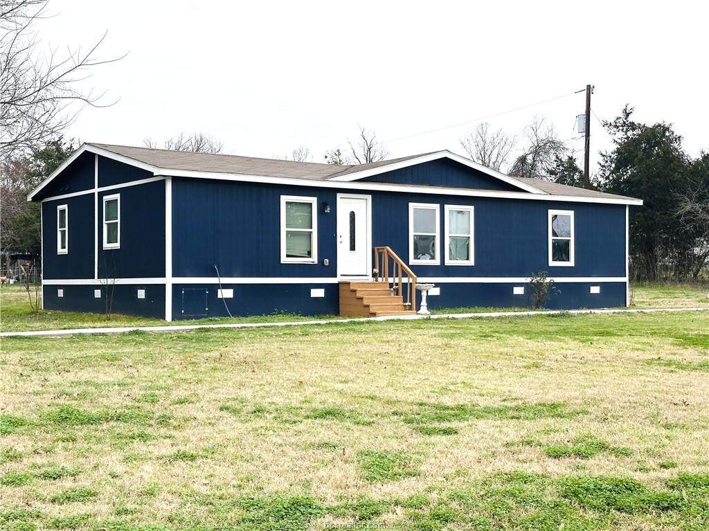 704 Riley Street - Photo 1