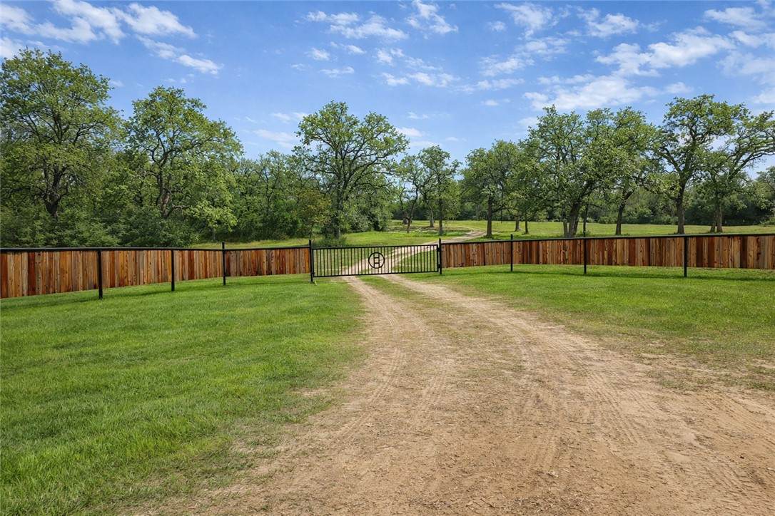 7031 Red Rock Rd - Photo 1