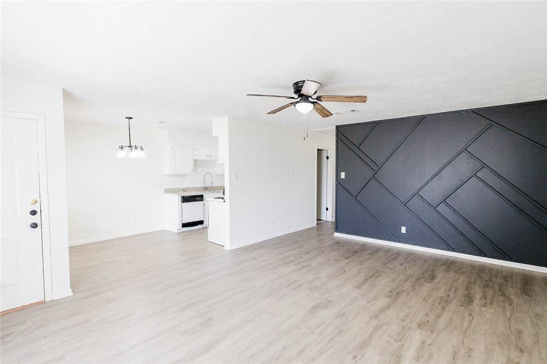 1202 Airline Drive - Photo 1