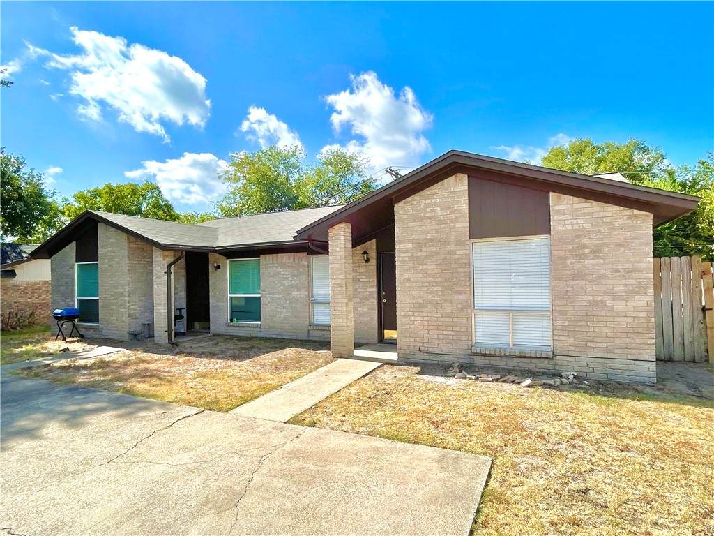 1424 Hawk Tree Drive - Photo 1