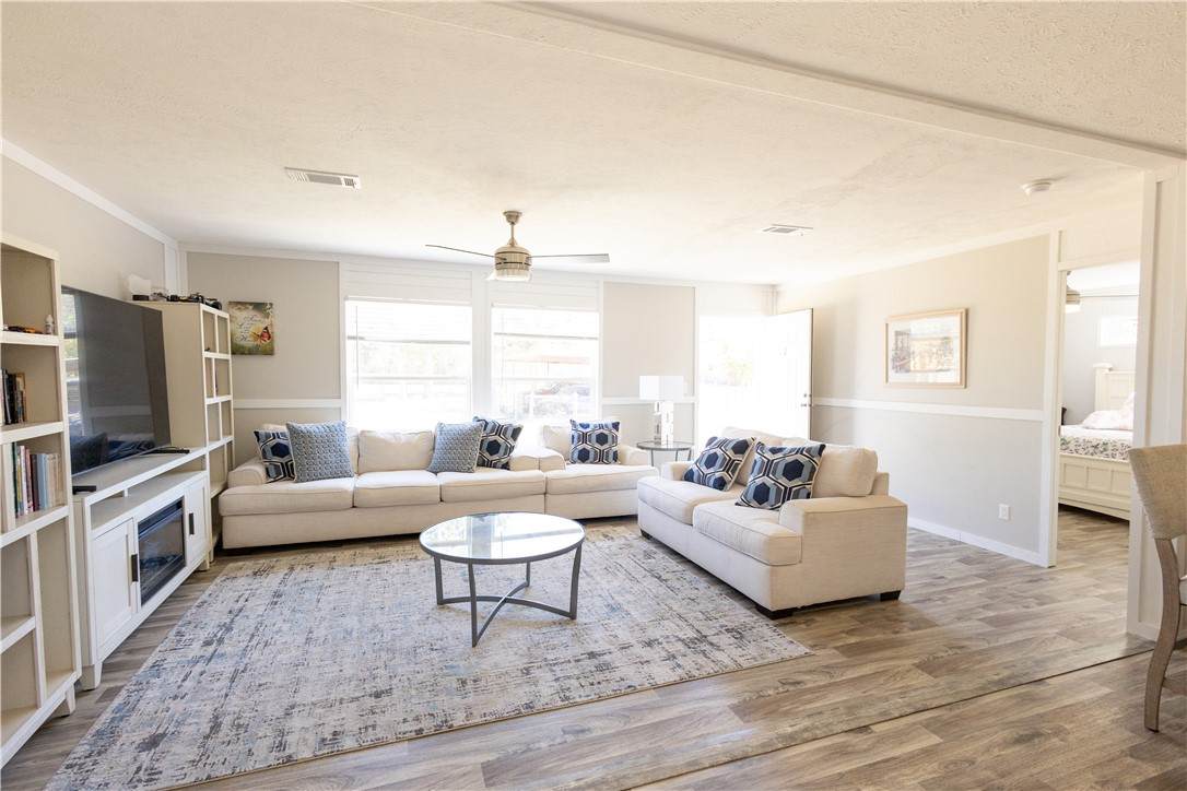 100 Tanglewood - Photo 1