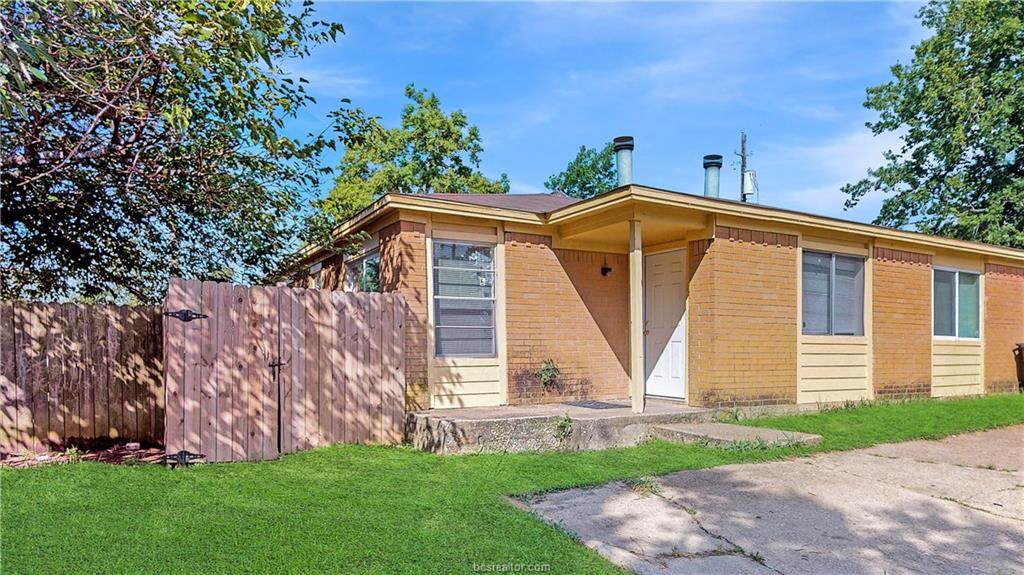 1600 Elizabeth - Photo 1