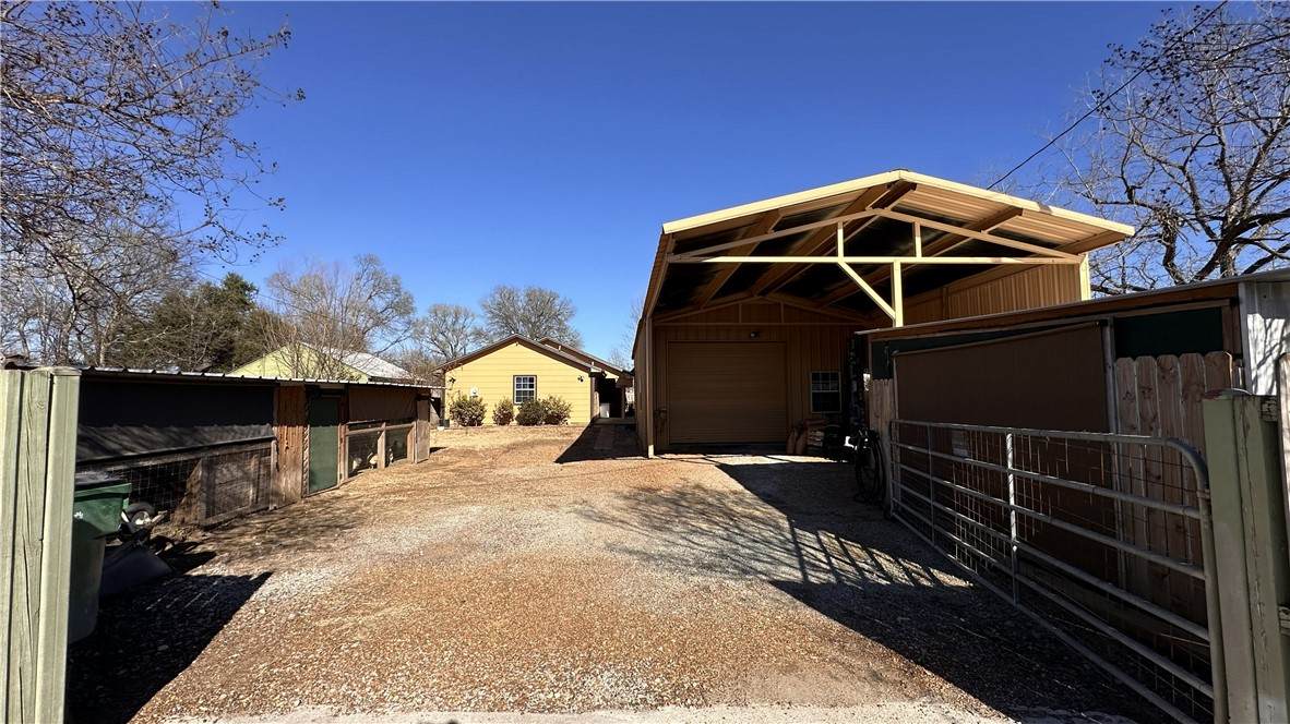 404 Wilson Street - Photo 1