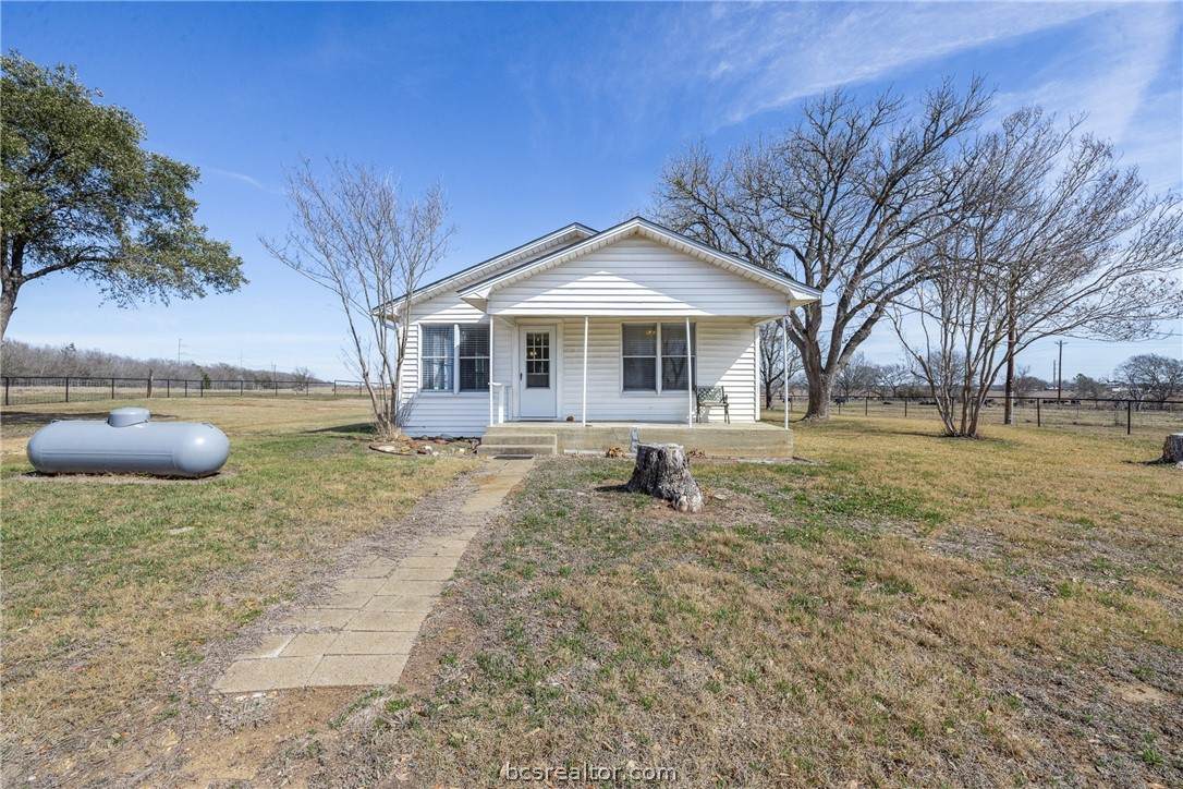 1091 Fm 166 - Photo 1