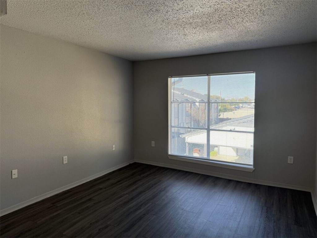 500 31st Street - Photo 1