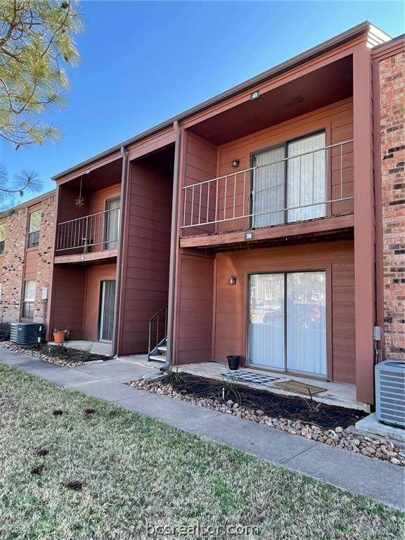 904 University Oaks - Photo 1