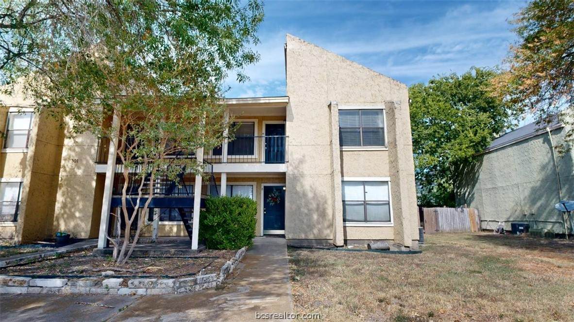 301 Manuel Drive - Photo 1