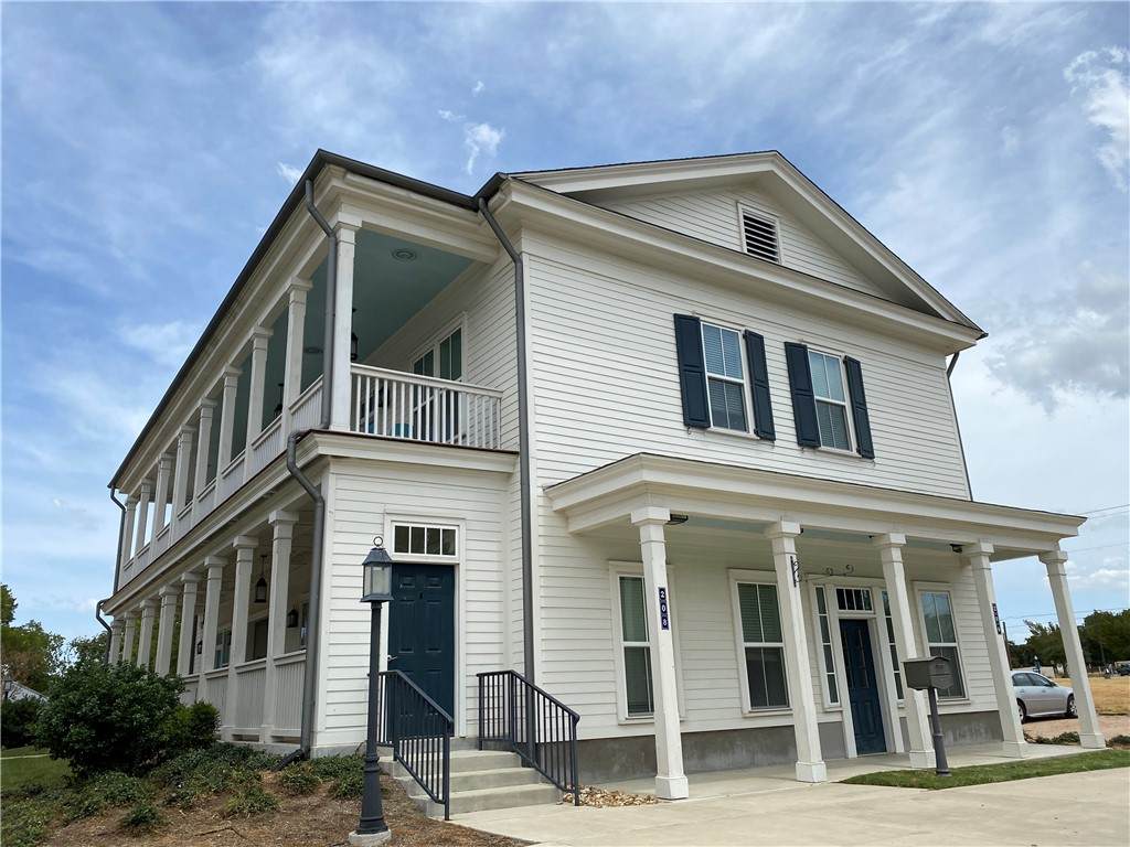 208 W 22nd Street - Photo 1