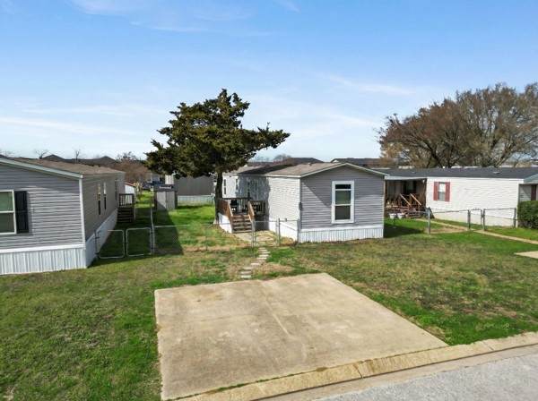 127 Oak Crest - Photo 1