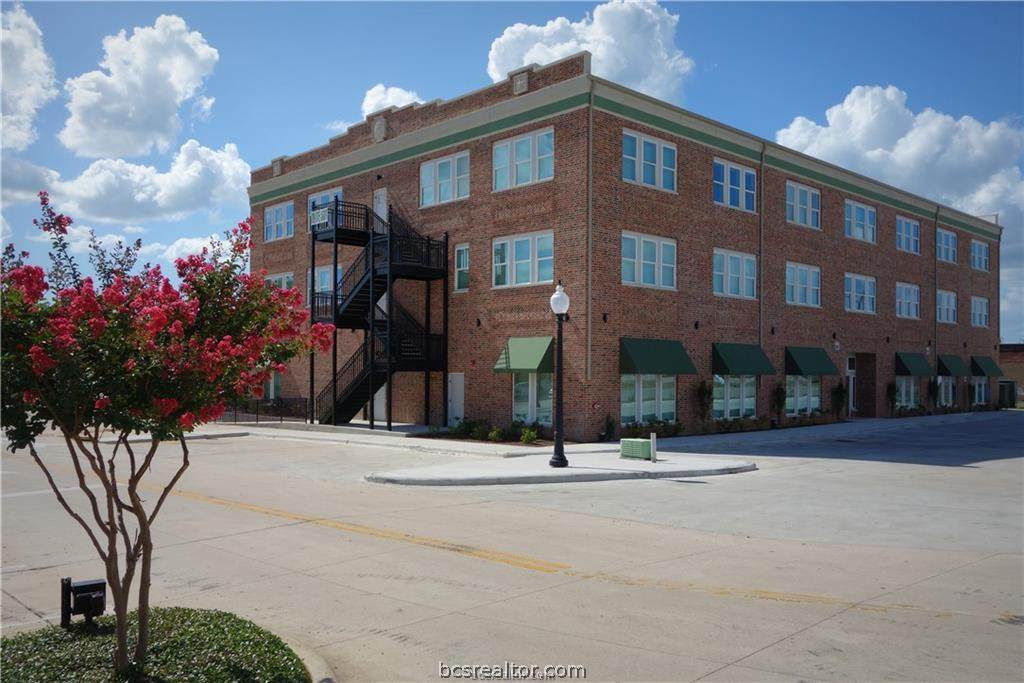401 Main Street - Photo 1