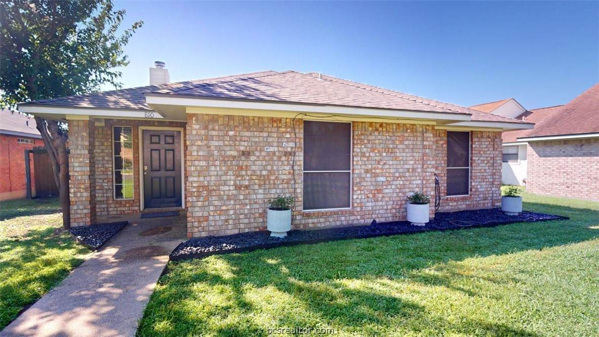 810 Camellia Court - Photo 1