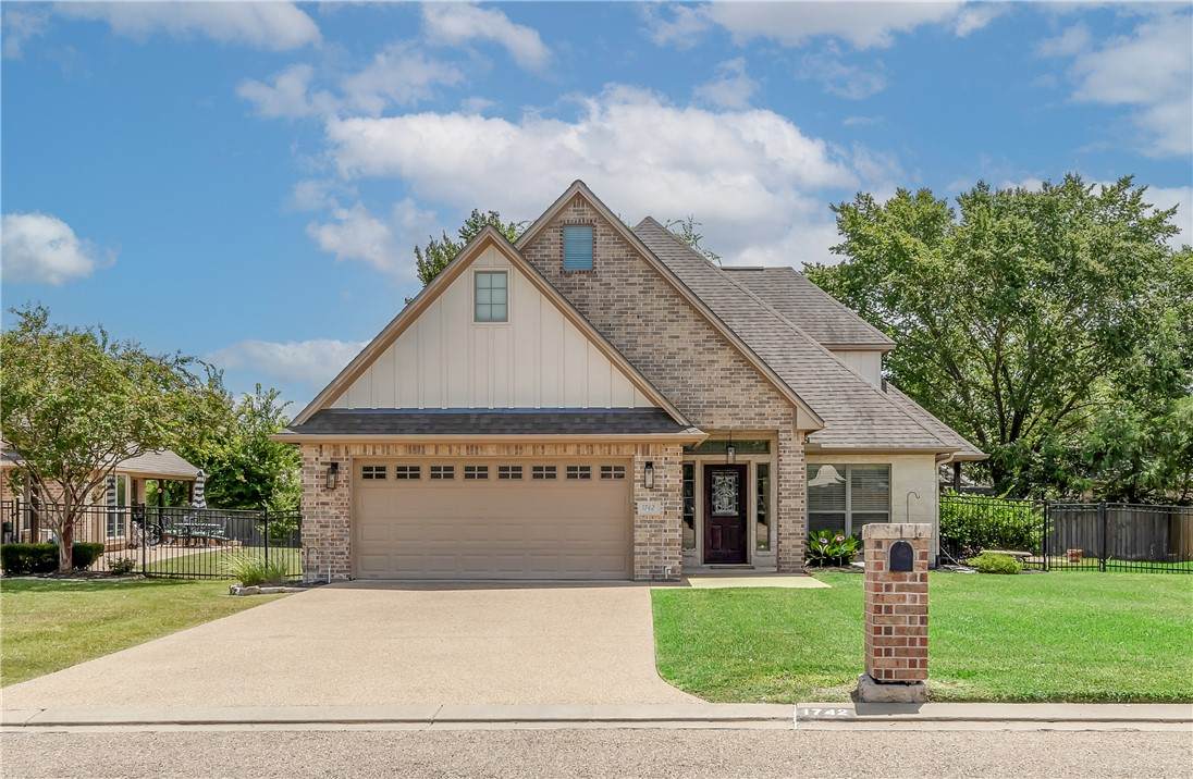 1742 Creekside Circle - Photo 1