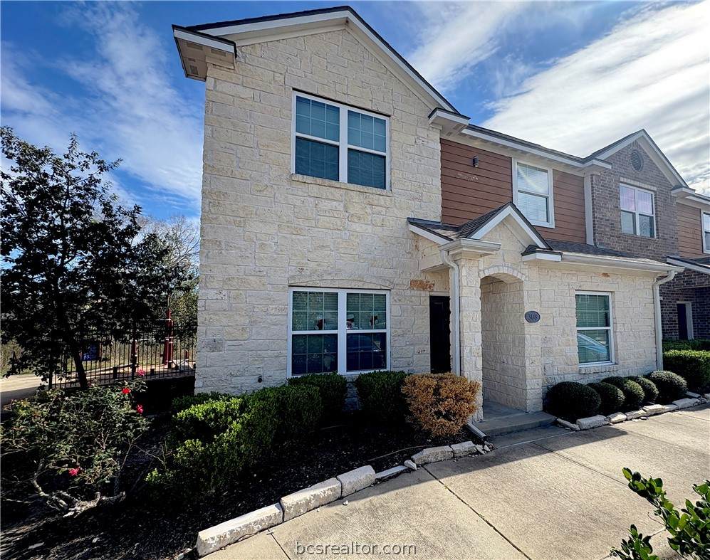 301 Southwest Parkway - Photo 1