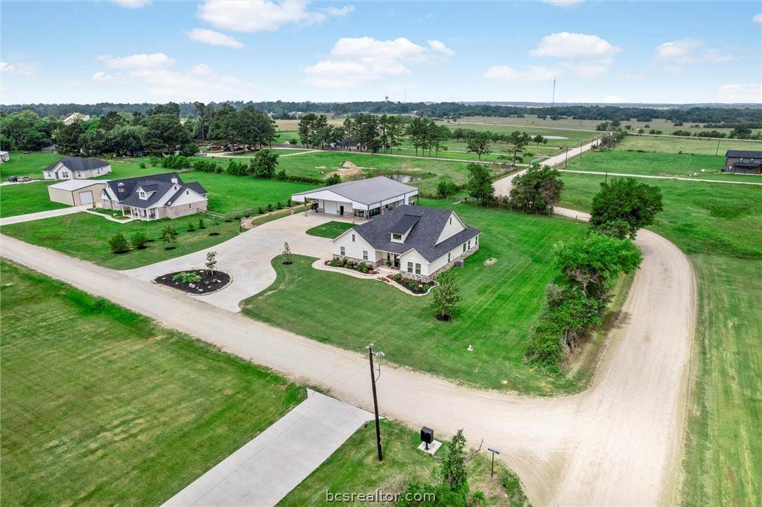 914 Axis Lane - Photo 1
