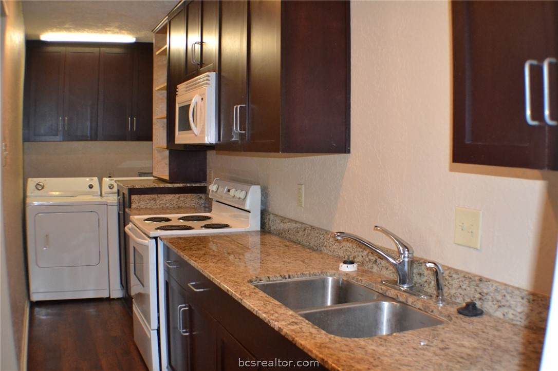 1012 Autumn - Photo 1