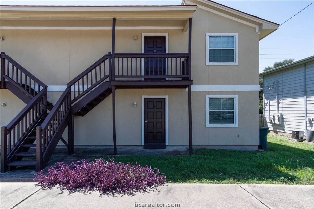 811 Yegua Street - Photo 1