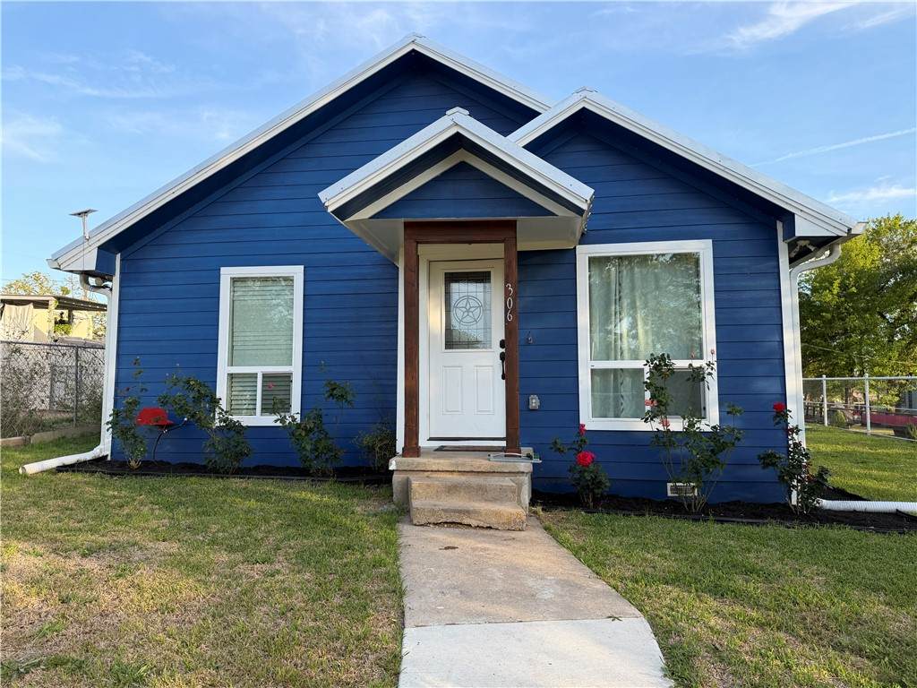 306 Moss Avenue - Photo 1